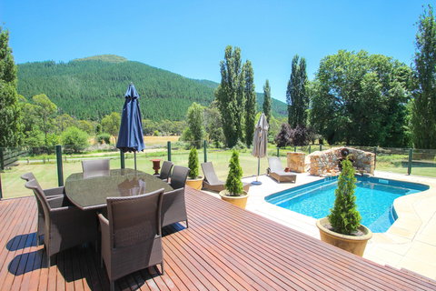 Mill Cottage - Wandiligong - Coogee Beach Accommodation 0