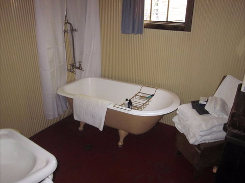 Settlers Hut - Coogee Beach Accommodation 2