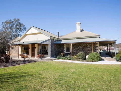 SINKINSON HOUSE - Mount Torrens - Coogee Beach Accommodation 0