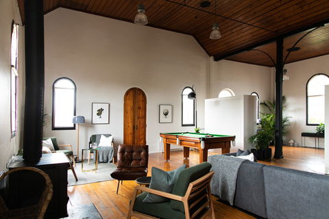 Sunday House - Maldon - Coogee Beach Accommodation 1