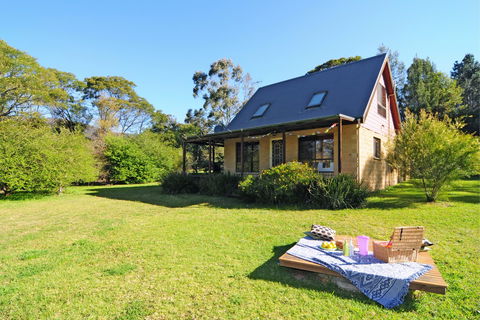 Sweet Gum Bend - Coogee Beach Accommodation 0