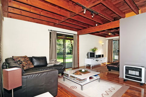 Sweet Gum Bend - Coogee Beach Accommodation 1