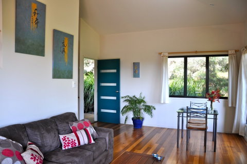 Tallaringa Views - Coogee Beach Accommodation 0