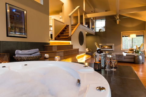 The Edge Villa - Hunter Valley Luxury Escape - Coogee Beach Accommodation 0