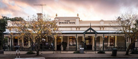 The Rising Sun Hotel - Coogee Beach Accommodation 1