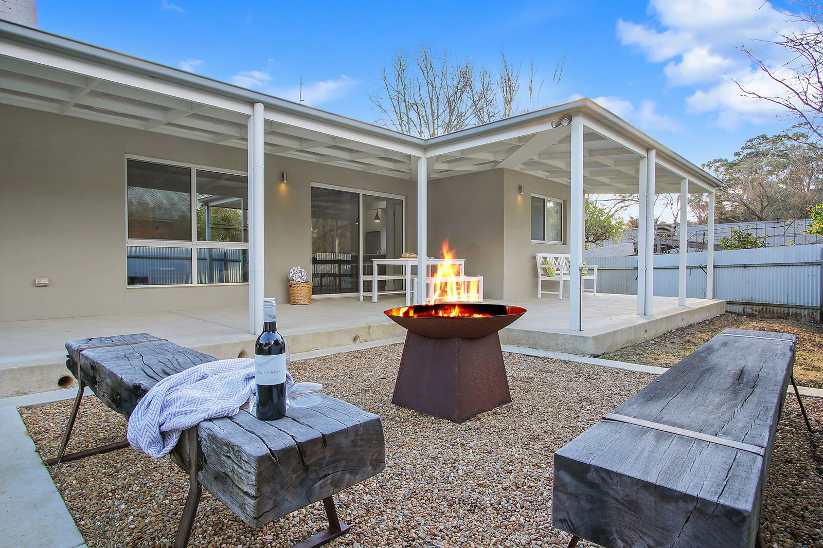 Bright VIC Coogee Beach Accommodation