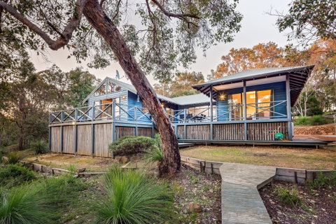 Three Bears - Coogee Beach Accommodation 0