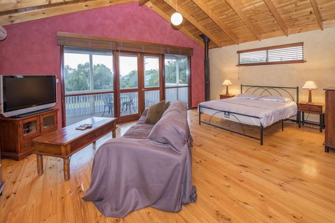 Ultramarine - Coogee Beach Accommodation 2