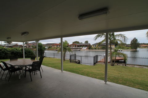 Waterfront Holiday Home - Coogee Beach Accommodation 0