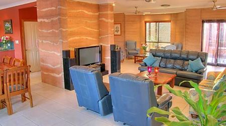 Gladstone Earth And Sea - Coogee Beach Accommodation 0