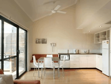 Footprints At Preston Beach - Coogee Beach Accommodation 5