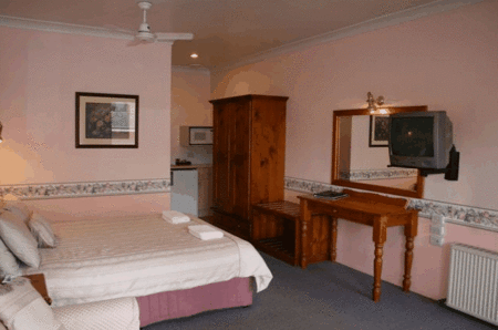 New England Motor Inn - Coogee Beach Accommodation 1