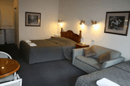 New England Motor Inn - Coogee Beach Accommodation 5
