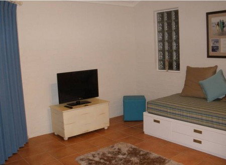 Angourie Waves - Coogee Beach Accommodation 2