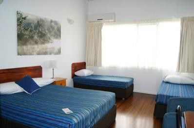 Diggers Tavern - Coogee Beach Accommodation 3