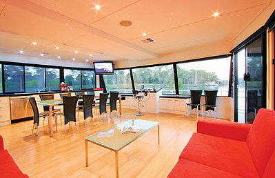 All Seasons Houseboats - Coogee Beach Accommodation 1