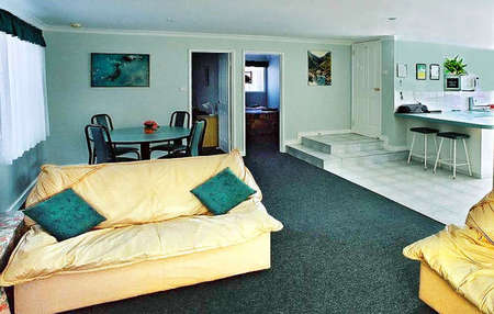 Ocean Pines Holiday Apartments - Coogee Beach Accommodation 0
