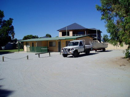 Jurien Beachfront Holiday Units - Coogee Beach Accommodation 5