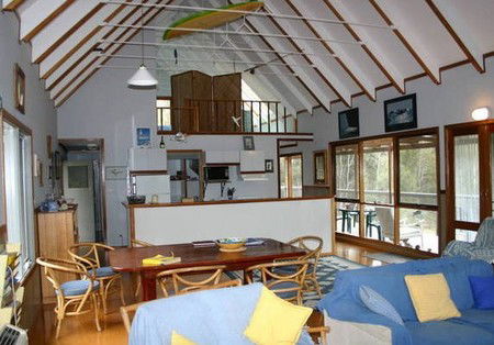 Mullimburra Beach House - Coogee Beach Accommodation 4