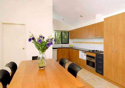 Margarets Forest Holiday Apartments - Coogee Beach Accommodation 6
