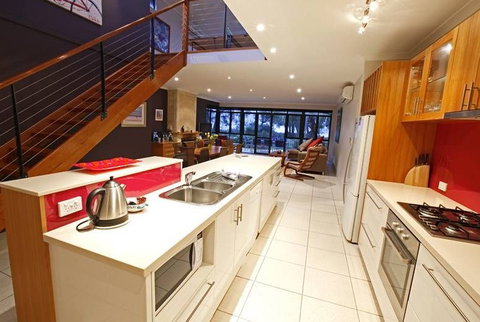 Halcyon Bay - Coogee Beach Accommodation 1