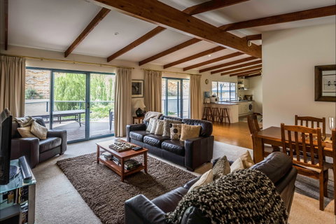 3077 Purnong - River  Shack Rentals - Coogee Beach Accommodation 1