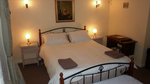 Ayers Burra - Coogee Beach Accommodation 0
