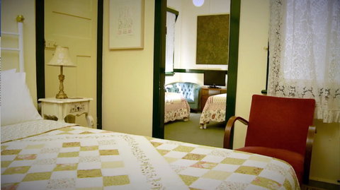 Chalet Guesthouse And Studio - Coogee Beach Accommodation 1