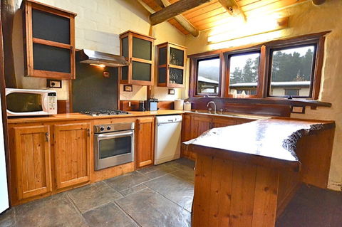 Feathertop Retreat - Coogee Beach Accommodation 0