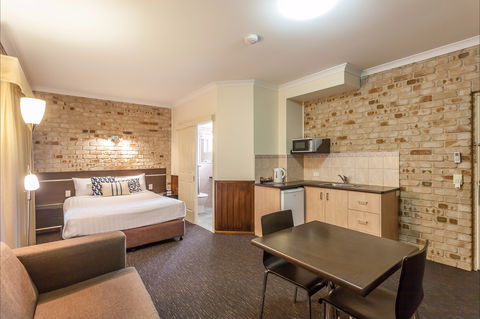 Highlander Motor Inn And Apartments - Coogee Beach Accommodation 0