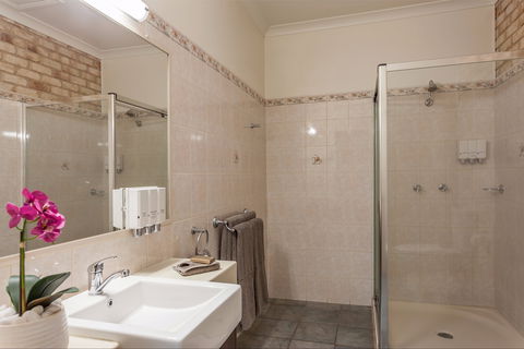 Highlander Motor Inn And Apartments - Coogee Beach Accommodation 1