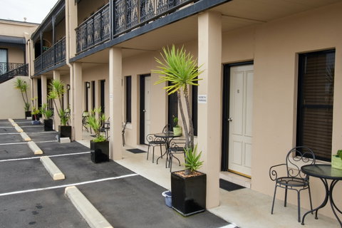 Inverell Terrace Motor Lodge - Coogee Beach Accommodation 1