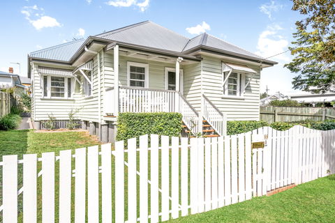 Keeler Cottage - Coogee Beach Accommodation 1