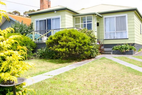 Lady Barron Holiday Home - Coogee Beach Accommodation 0