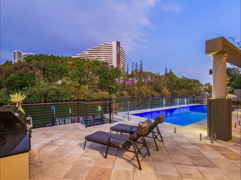 Lakeland Keys Broadbeach - Vogue Holiday Homes - Coogee Beach Accommodation 0