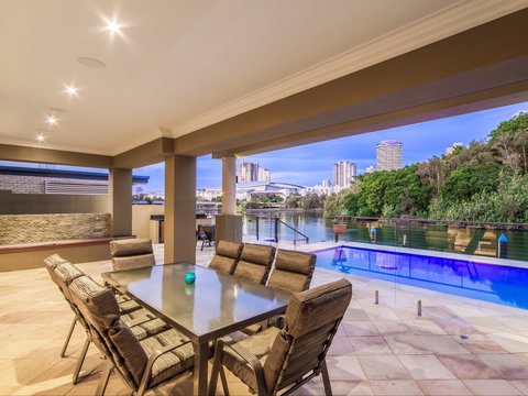 Lakeland Keys Broadbeach - Vogue Holiday Homes - Coogee Beach Accommodation 1