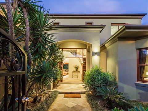 Lakeland Keys Broadbeach - Vogue Holiday Homes - Coogee Beach Accommodation 2