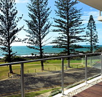 Manta Bargara Resort - Coogee Beach Accommodation