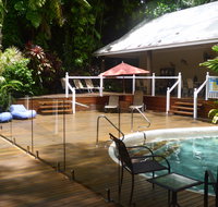 Palm Cove Tropic Apartments - Coogee Beach Accommodation
