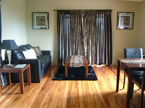 Sacred Mountain Retreat - Coogee Beach Accommodation 1