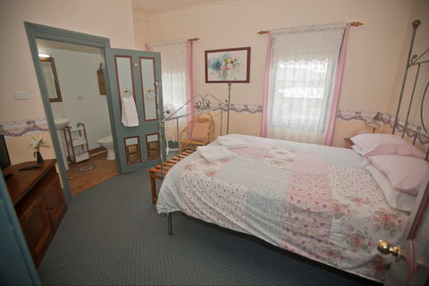 Saints And Sinners B&B - Coogee Beach Accommodation 2