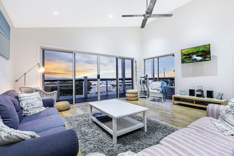 Sceale Bay Seaview Escape - Coogee Beach Accommodation 2