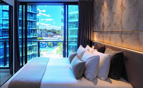 SKYE Suites - Coogee Beach Accommodation 2