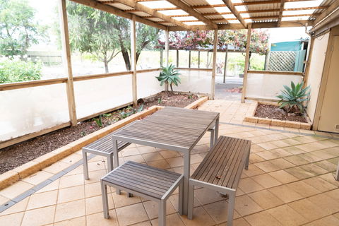 The Vineyard House - Coogee Beach Accommodation 2