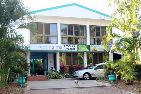 Tropical Palms Resort & 4WD Hire - Coogee Beach Accommodation 1