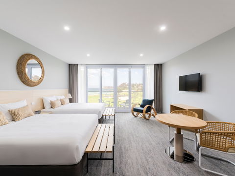 Abode Malua Bay - Coogee Beach Accommodation 2