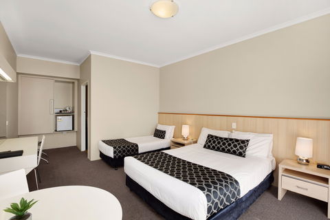 Adelaide Road Motor Lodge - Coogee Beach Accommodation 0