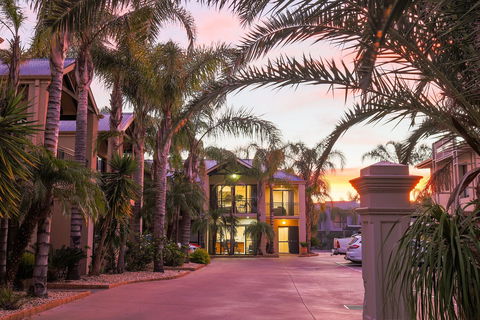Aquarius Apartments - Coogee Beach Accommodation 0