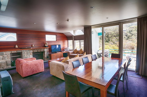 Aspect 2a - Coogee Beach Accommodation 0