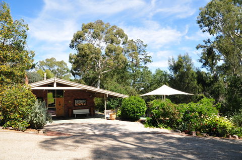 Barrenjoey Hideaway - Coogee Beach Accommodation 1